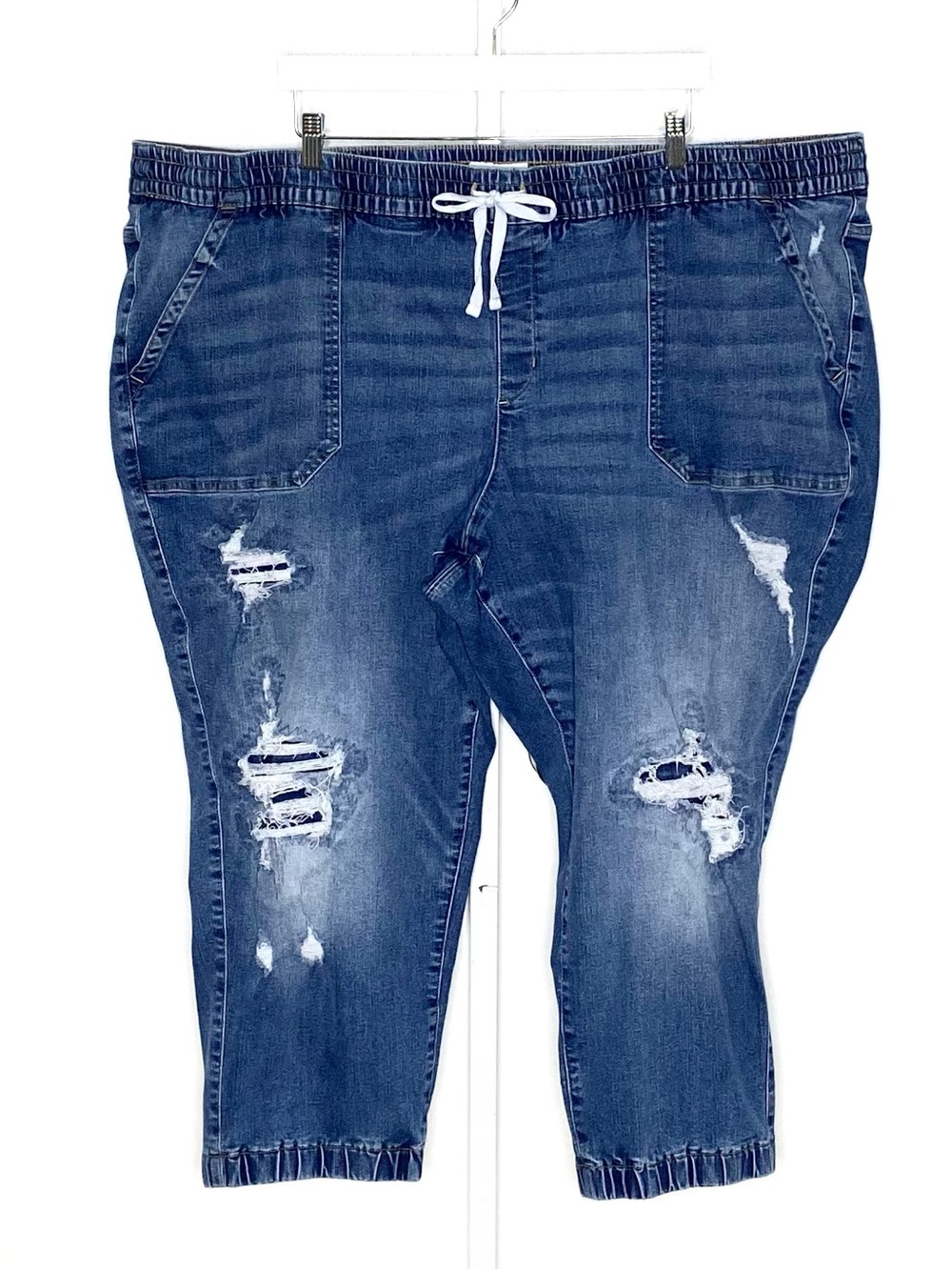Lane Bryant | Medium-Wash Denim Mid-Rise Pull-On Boyfriend Jogger Jeans Sz 30/32